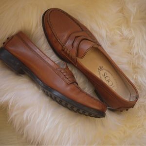 Tod’s size 38 loafers